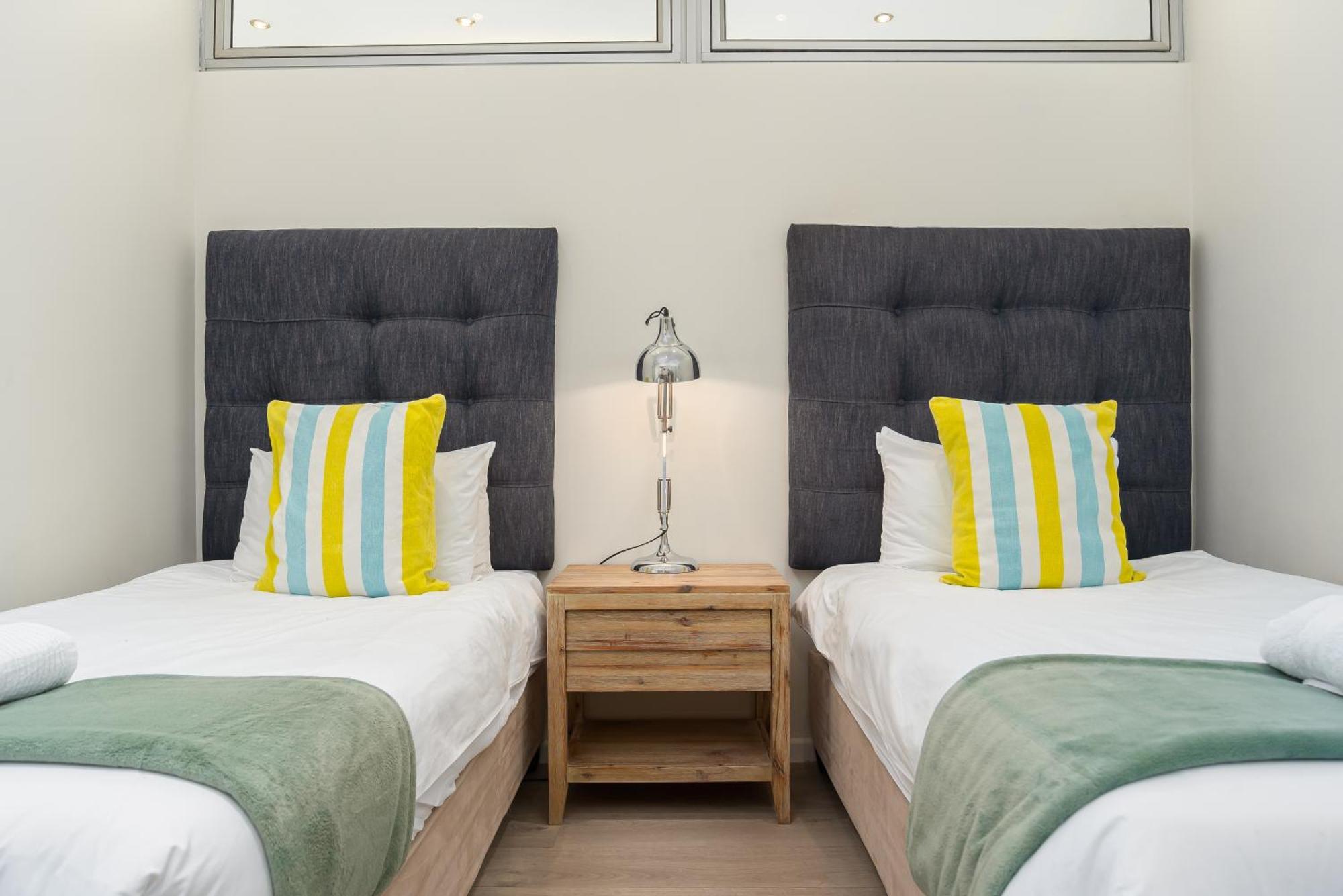 Four Seasons Apartments Cape Town Ngoại thất bức ảnh